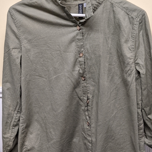 Shirt - Picture 3 of 4